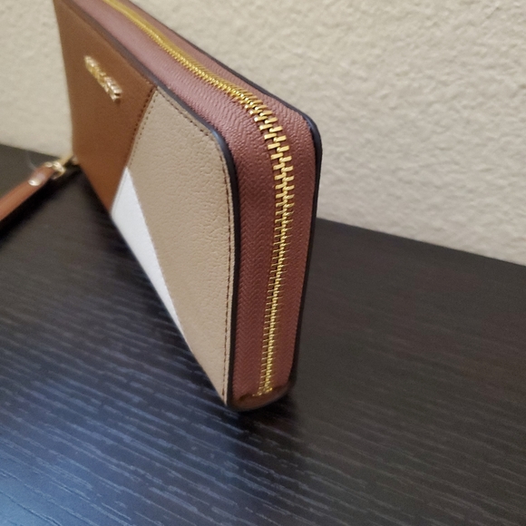 Michael kors Large Zip Around Continental Wallet - Picture 3 of 9